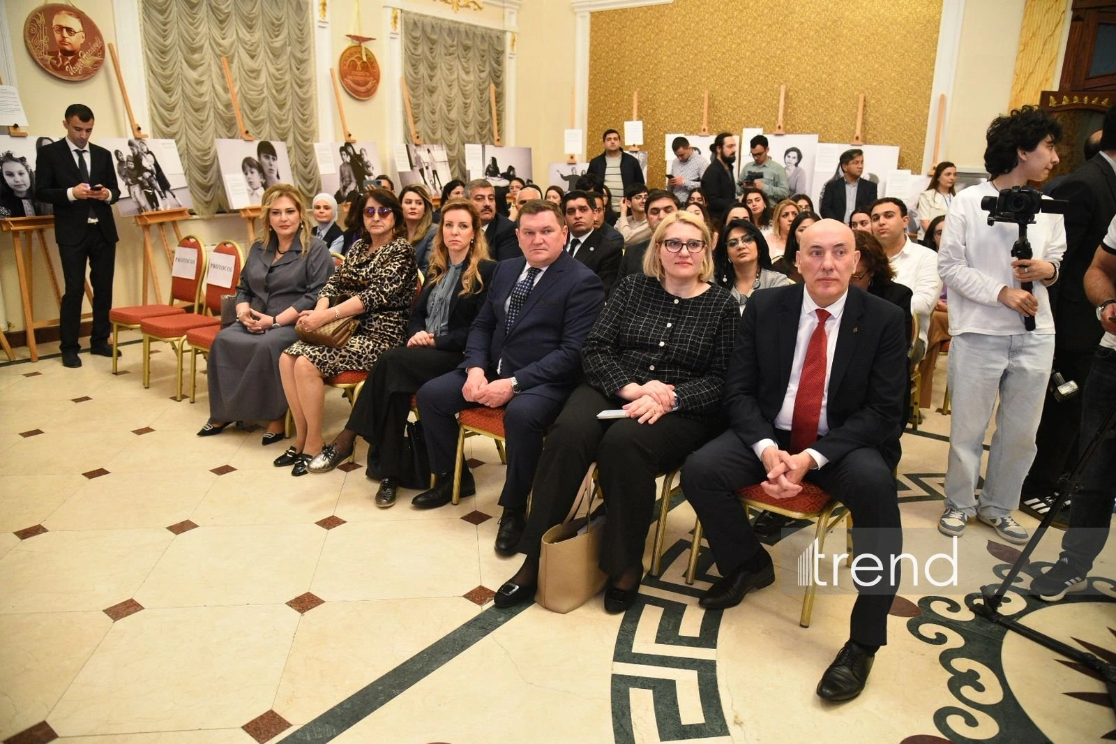 Azerbaijan's Baku hosts exhibition 'Not All of Them: Portraits of War Refugees' (PHOTO)