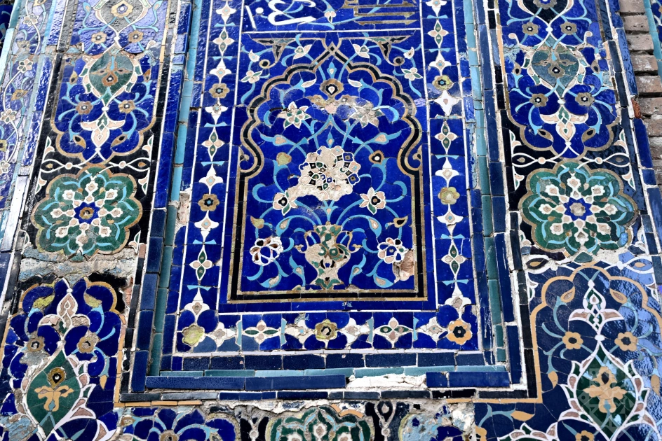 Azerbaijani journalists visit Shakhi Zinda memorial complex in Samarkand (PHOTO)