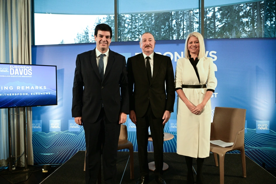 President Ilham Aliyev attends “Azerbaijan Executive Breakfast” event in Davos (PHOTO)