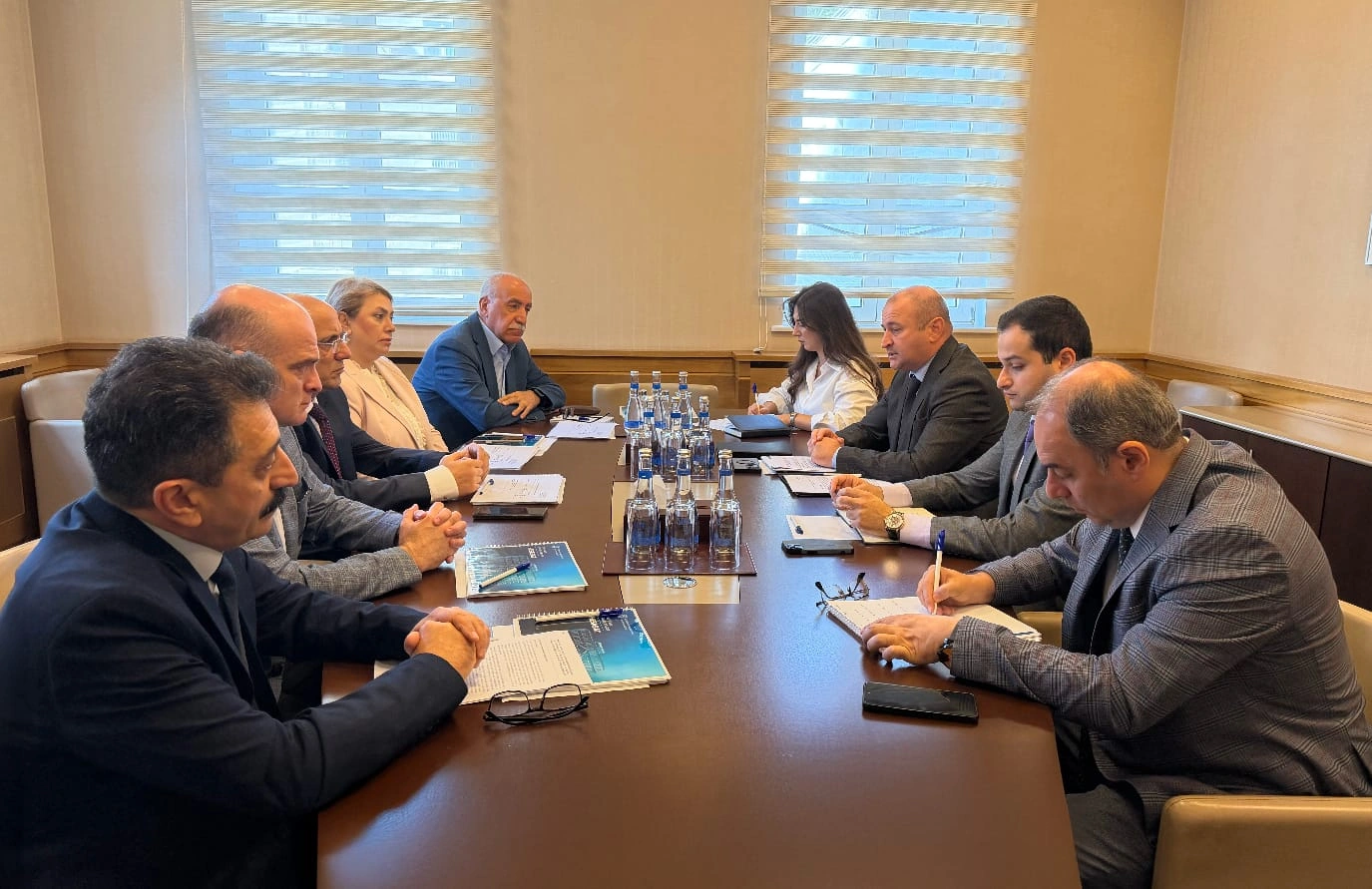 Azerbaijan's Public Council members discuss efforts to manage state debt