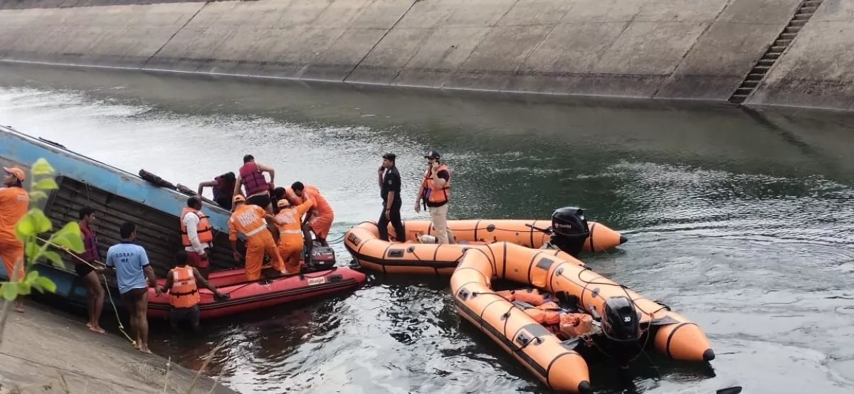 Nepal: Bus plunges into river, dozens feared dead