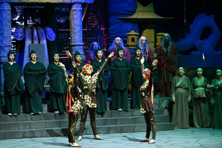 Heydar Aliyev Foundation VP Leyla Aliyeva attends premiere of opera “Turandot” (PHOTO)