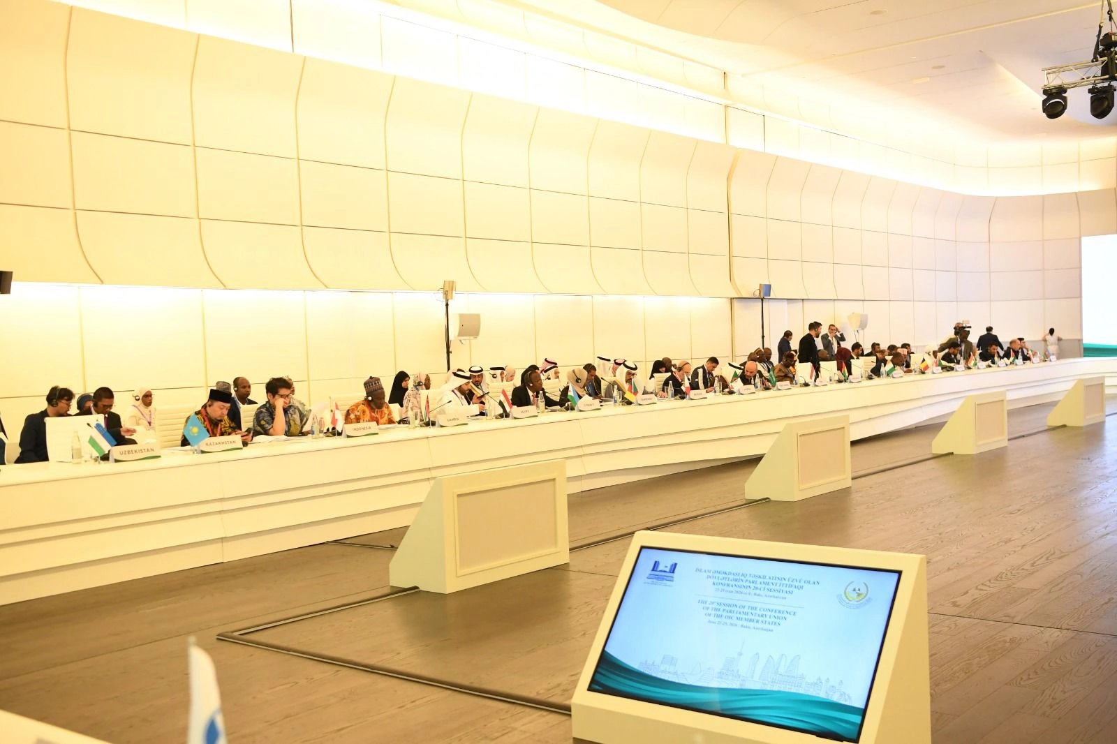 20th session of PUIC Conference wraps up in Baku (PHOTO)