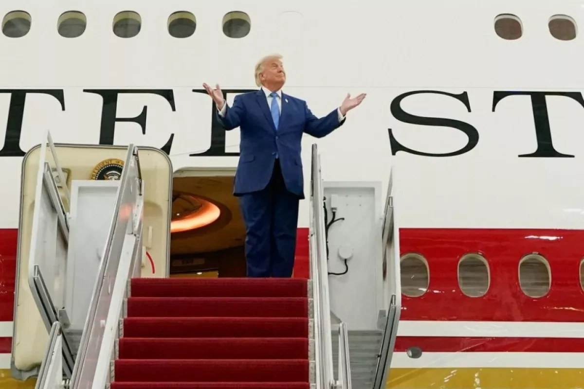 Trump unveils Qatar-gifted Boeing 747 as new Air Force One