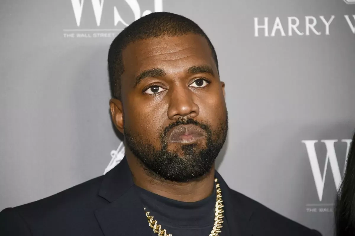Jewish groups call for UK entry ban on Kanye West over past remarks