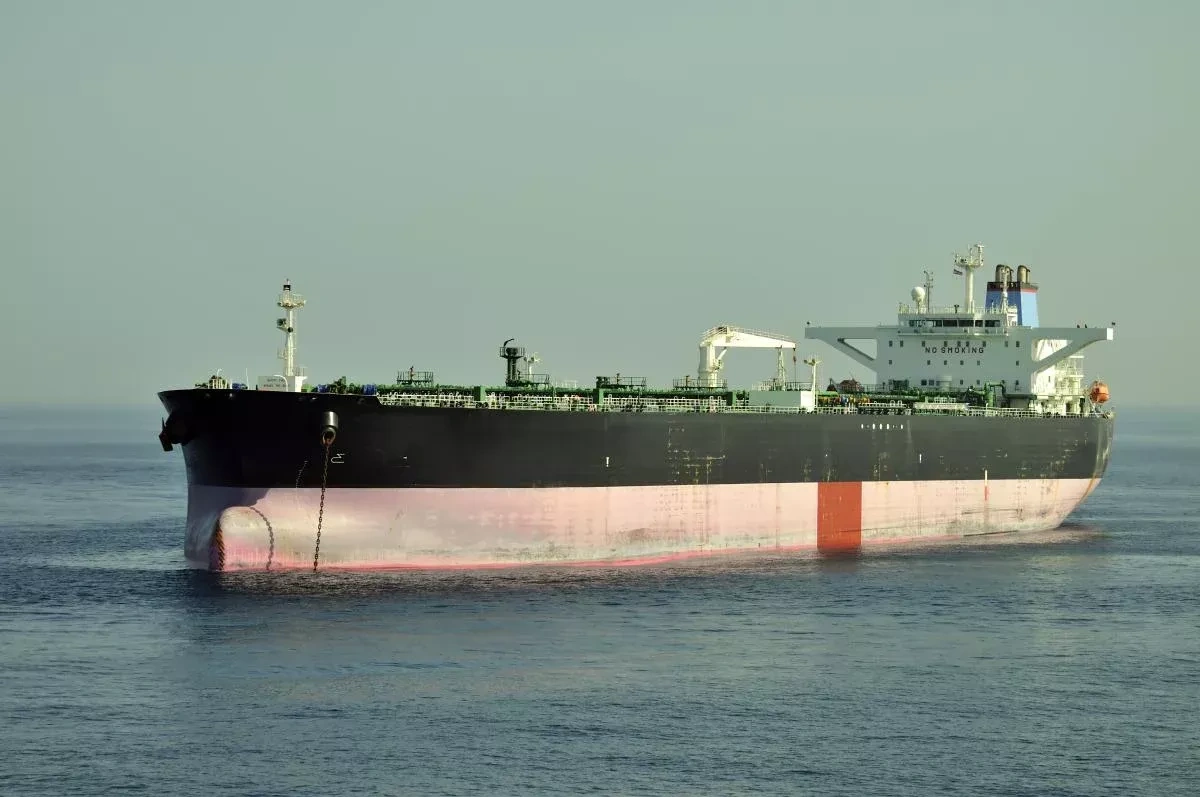 Bloomberg: Russian oil tankers pile up at sea off India, China coasts