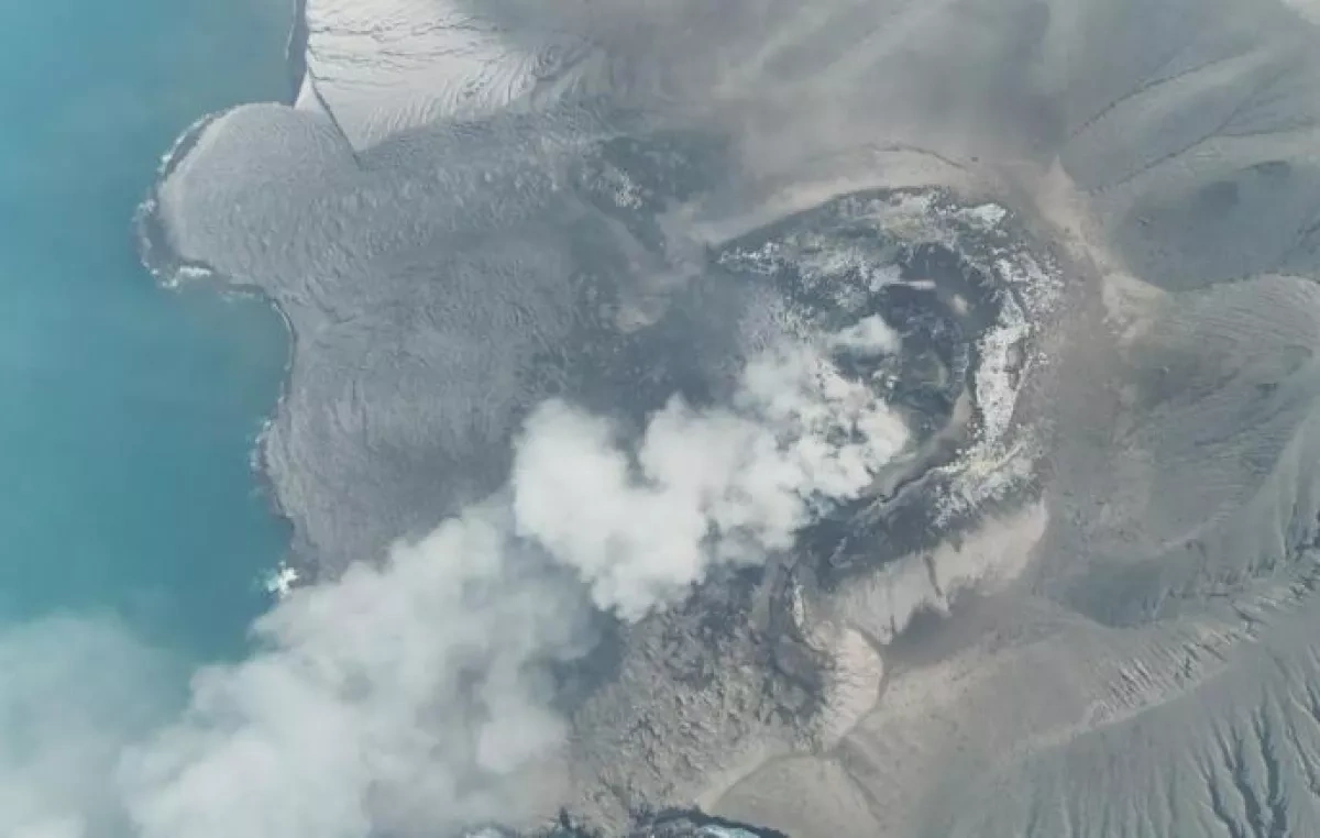Five journalists go missing while covering Anak Krakatau eruption