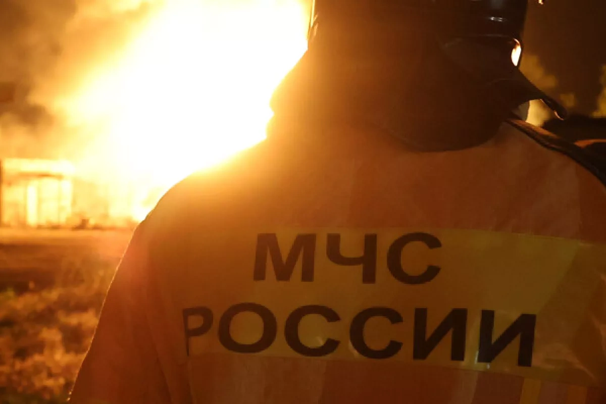 Fire breaks out at Russian oil refinery following UAV debris fall