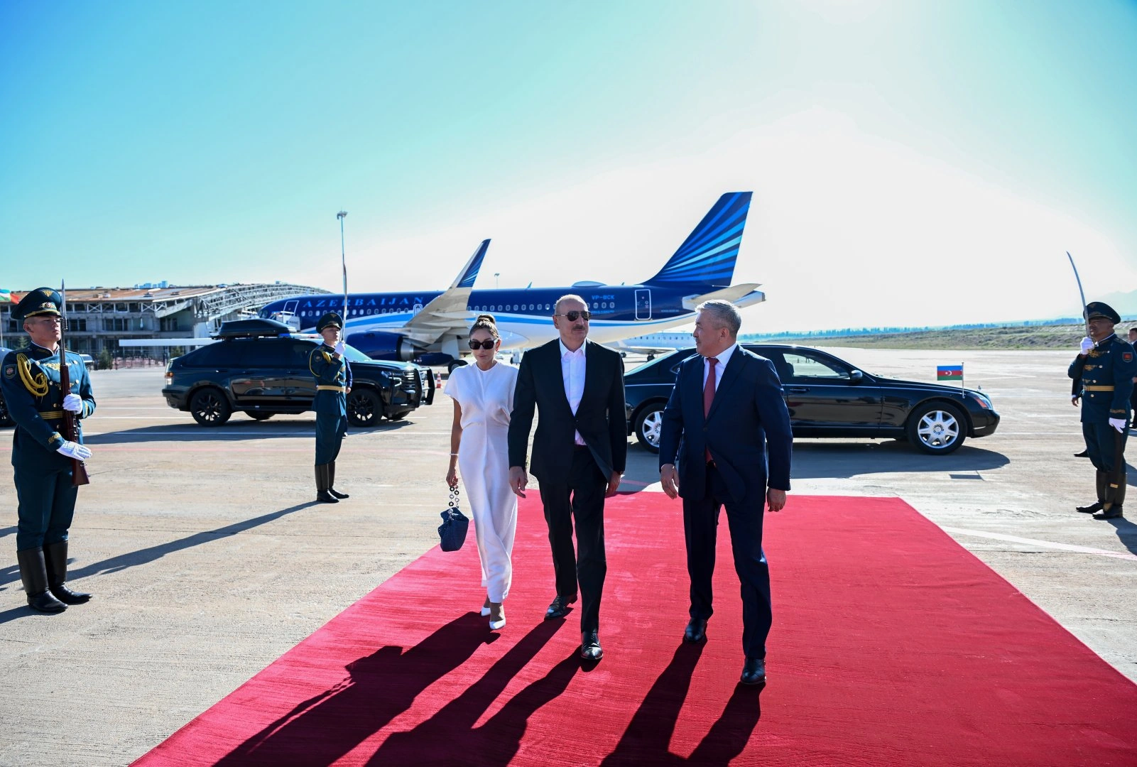 President Ilham Aliyev concludes state visit to Kyrgyzstan (PHOTO)