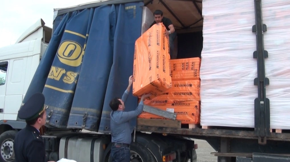 Azerbaijan exports goods to Armenia following customs procedures (PHOTO)