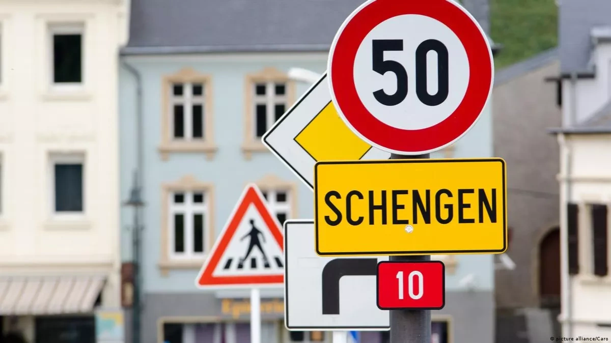 Austrian chancellor warns Spain must curb illegal migration