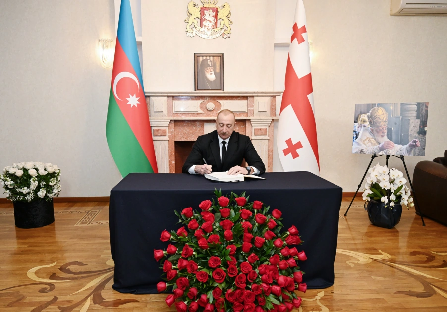 President Ilham Aliyev visits Georgian Embassy in Azerbaijan and offers condolences (PHOTO)