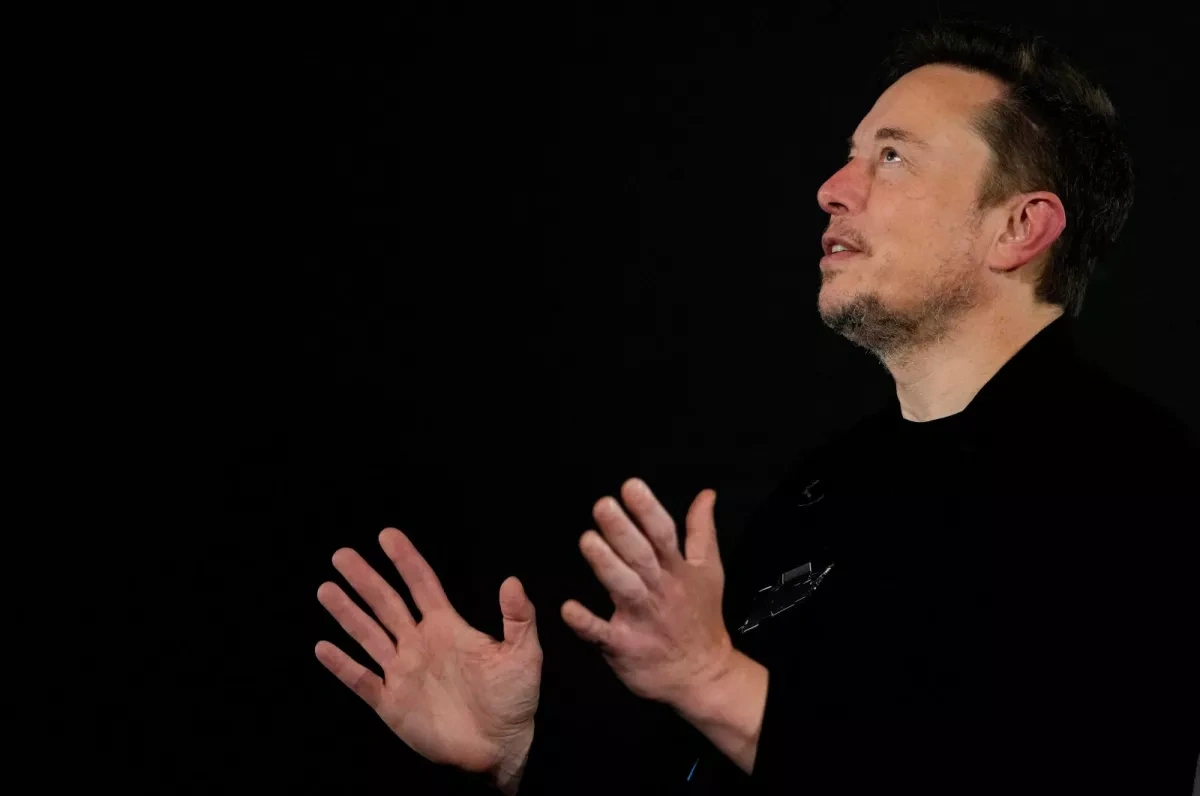 Musk allows Ukraine to use Starlink, says final decision rests with Trump