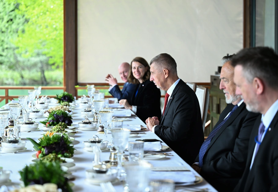 Official luncheon hosted in honor of Czech Prime Minister on behalf of President Ilham Aliyev (PHOTO)