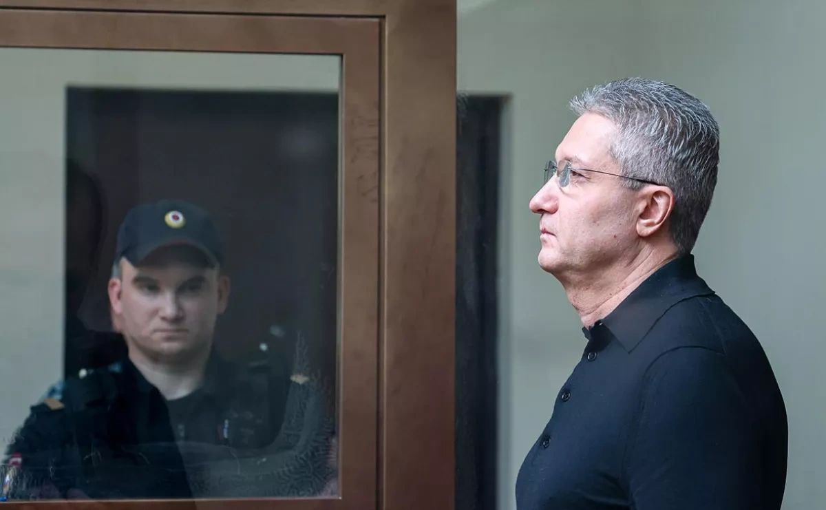 Russia’s top court keeps ex-defence official behind bars