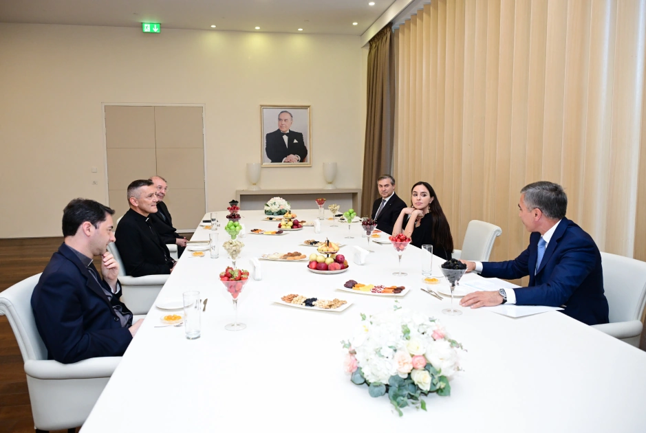 Vice-President of the Heydar Aliyev Foundation Leyla Aliyeva meets with Head of the Vatican Apostolic Library and Apostolic Archive (PHOTO)