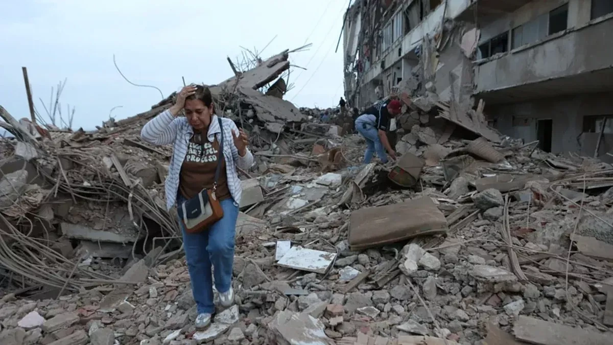 Death toll mounts to 1,719 after devastating Venezuela earthquake