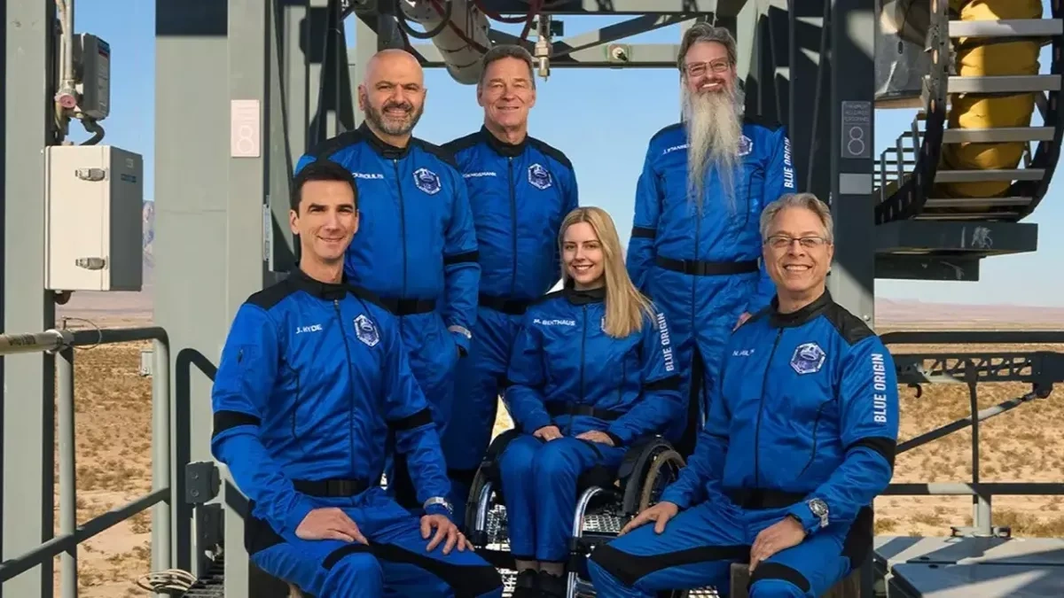 Woman in wheelchair makes first flight into space VIDEO