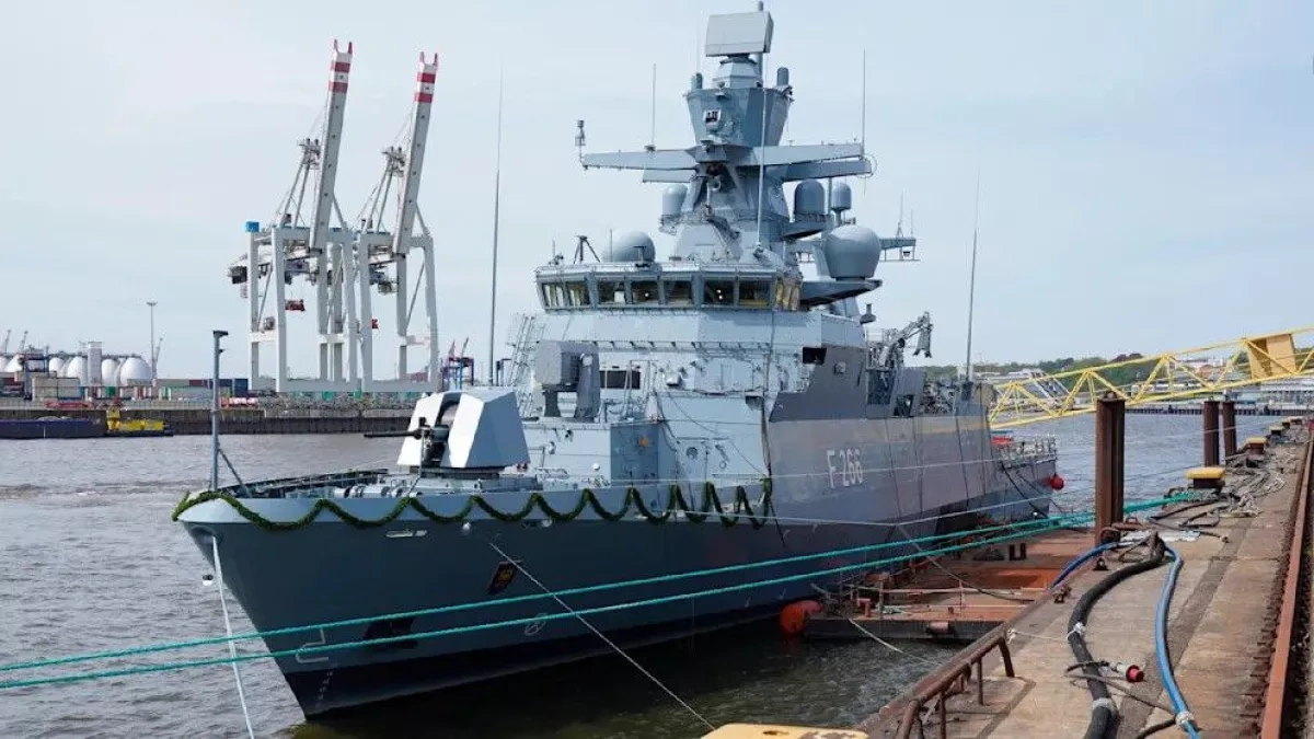 Hamburg workers accused of tampering with military vessels
