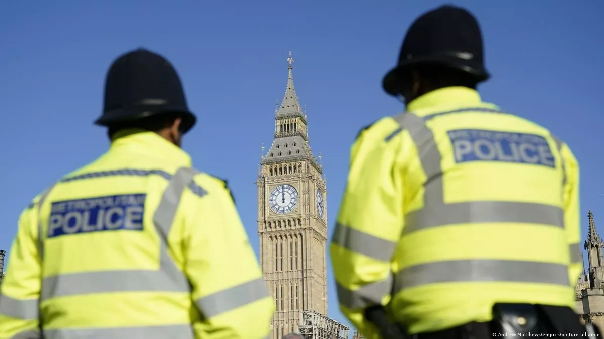 British police arrest teen in London over attempted synagogue arson