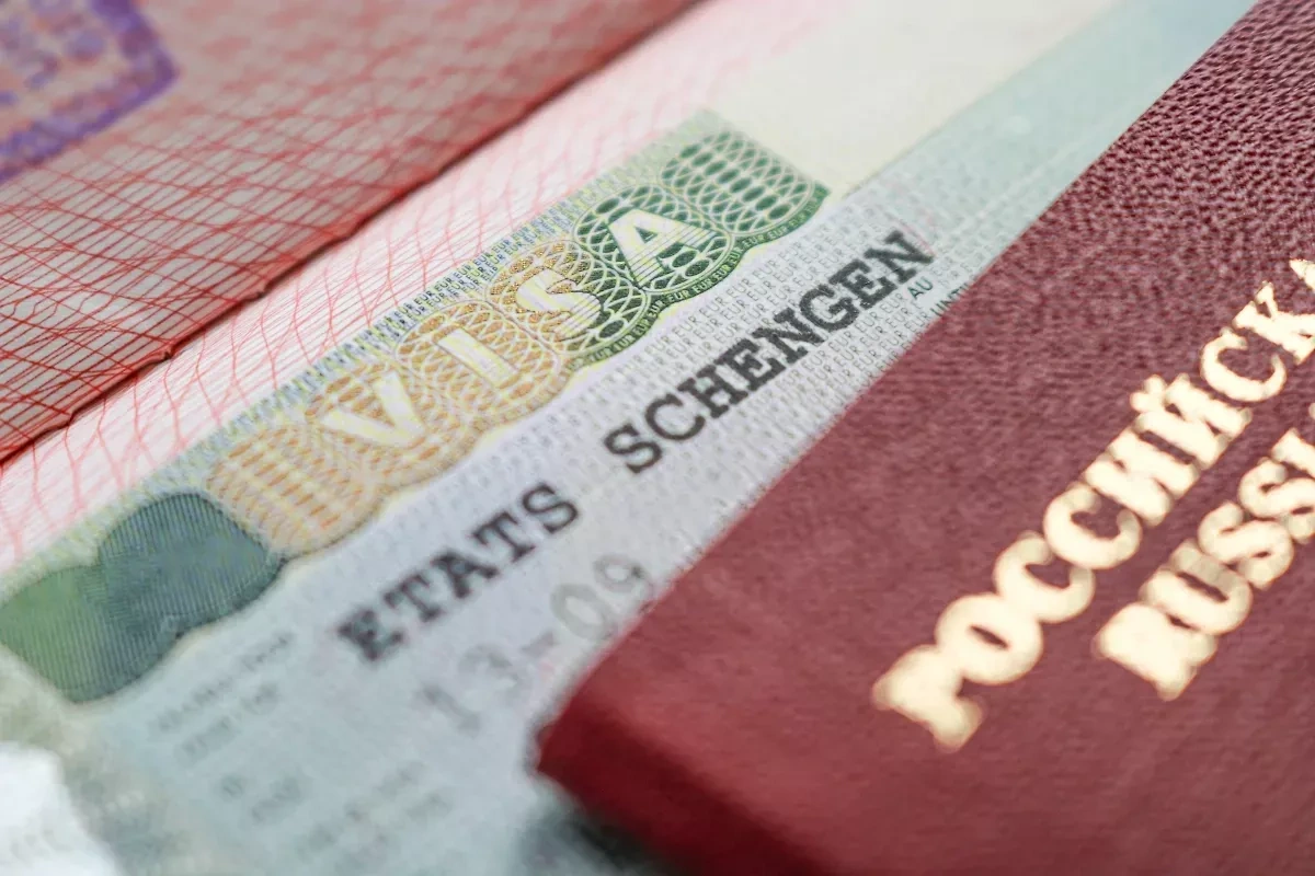 Russians face sharp drop in multi-entry Schengen visas