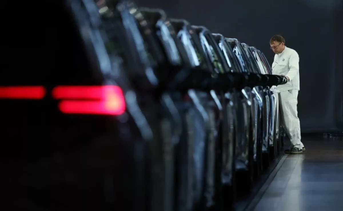 German automakers cut jobs as Chinese rivals gain ground in Europe