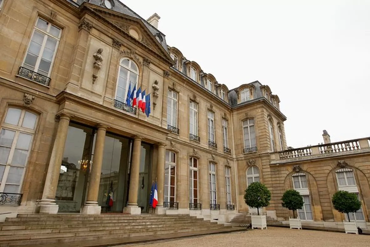 Media: Macron’s close circle starts to drift away