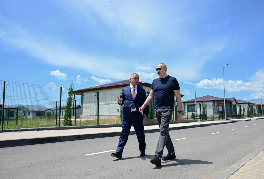 President Ilham Aliyev inspects private houses designated for servicemen in Khojaly (PHOTO)