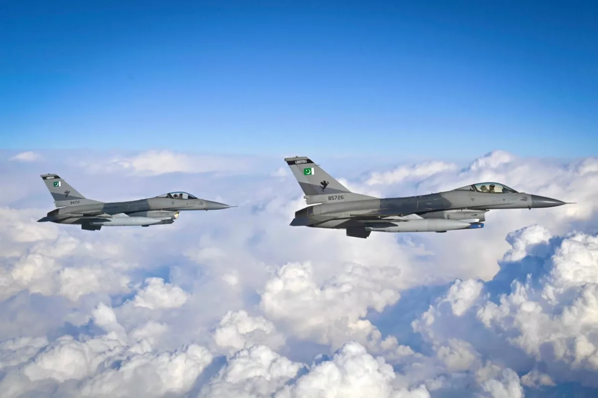 Pakistani jets escorted Kazakh president's plane on state visit PHOTO