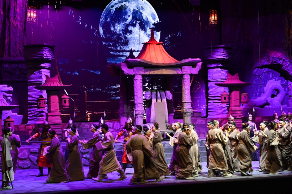 Heydar Aliyev Foundation VP Leyla Aliyeva attends premiere of opera “Turandot” (PHOTO)