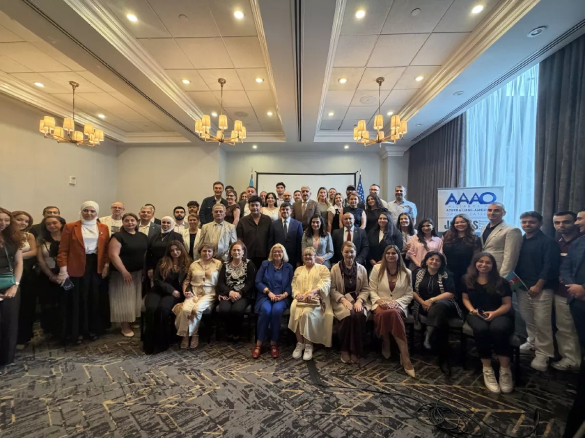 Azerbaijan’s diaspora chief holds talks with community members in US PHOTO