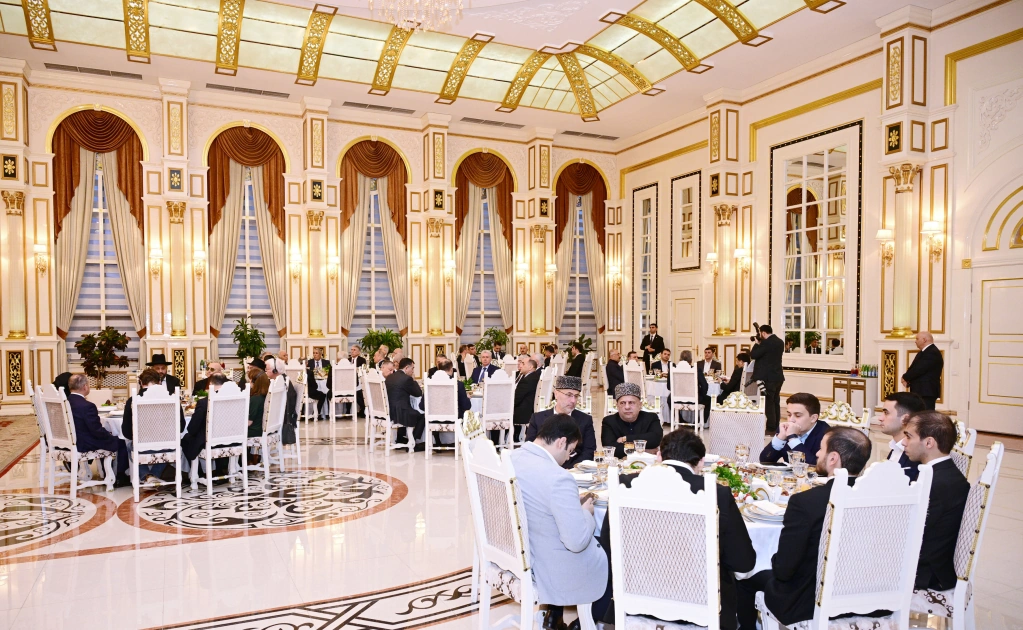 Leyla Aliyeva and Arzu Aliyeva attend Iftar ceremony held on occasion of holy month of Ramadan (PHOTO)