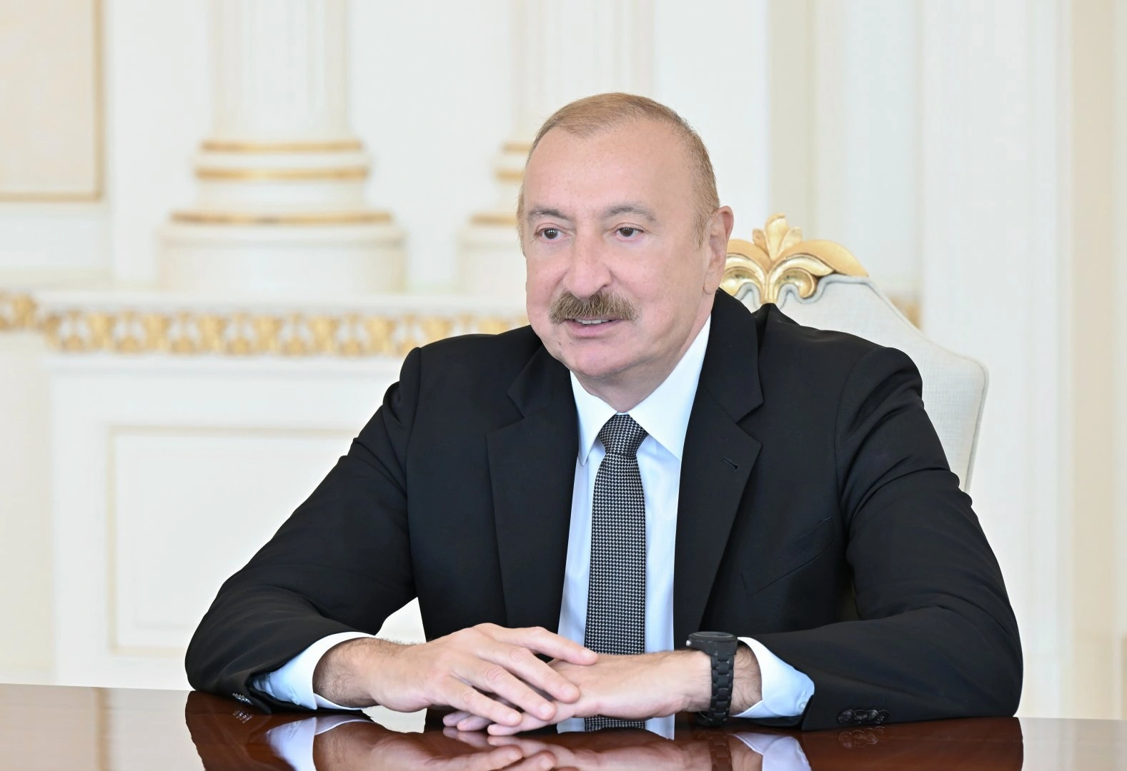President Ilham Aliyev receives delegation from John Deere (PHOTO)