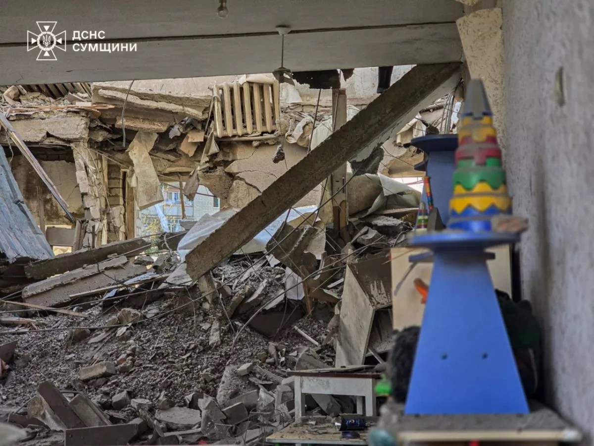 Four injured after strike hits Ukraine's Sumy region PHOTO