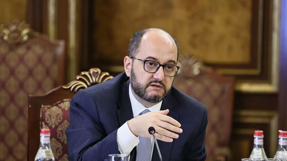 Armenian PM’s chief of staff slams Dashnaks for backing Garegin II, calls them hypocrites