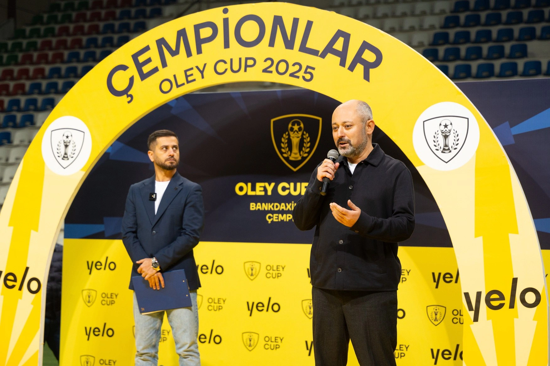 Yelo Bank holds football championship among employees (PHOTO)