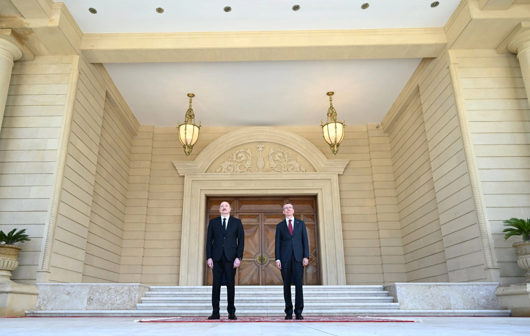 Baku hosts official welcome ceremony for President of Latvia (PHOTO)