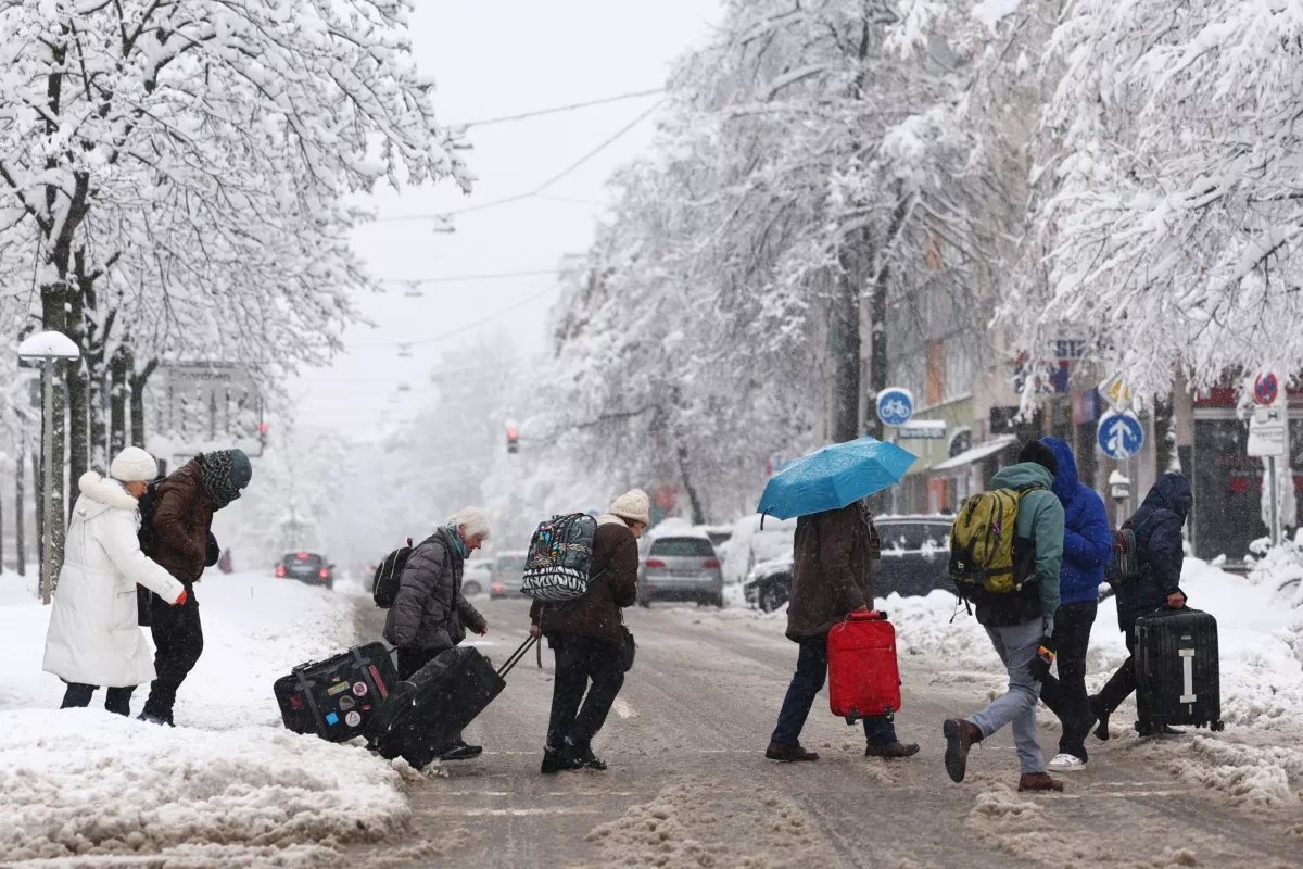 Storm Elli sparks school closures and travel chaos across Germany