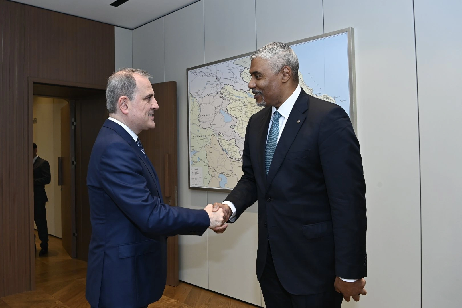 Azerbaijan's FM Bayramov meets WCO secretary general (PHOTO)