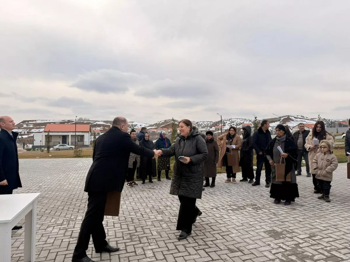 Great Return: Azerbaijani former IDPs arrive in Jabrayil’s Horovlu Keys to new homes handed to 20 families / PHOTO