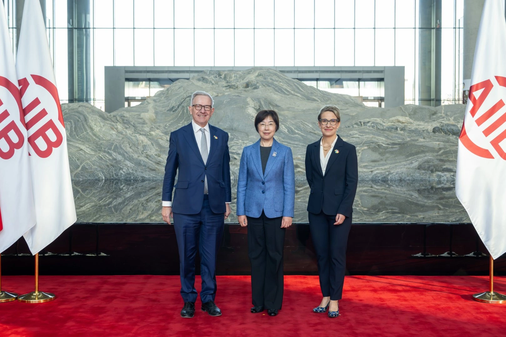 Asian Infrastructure Investment Bank names Zou Jiayi new president