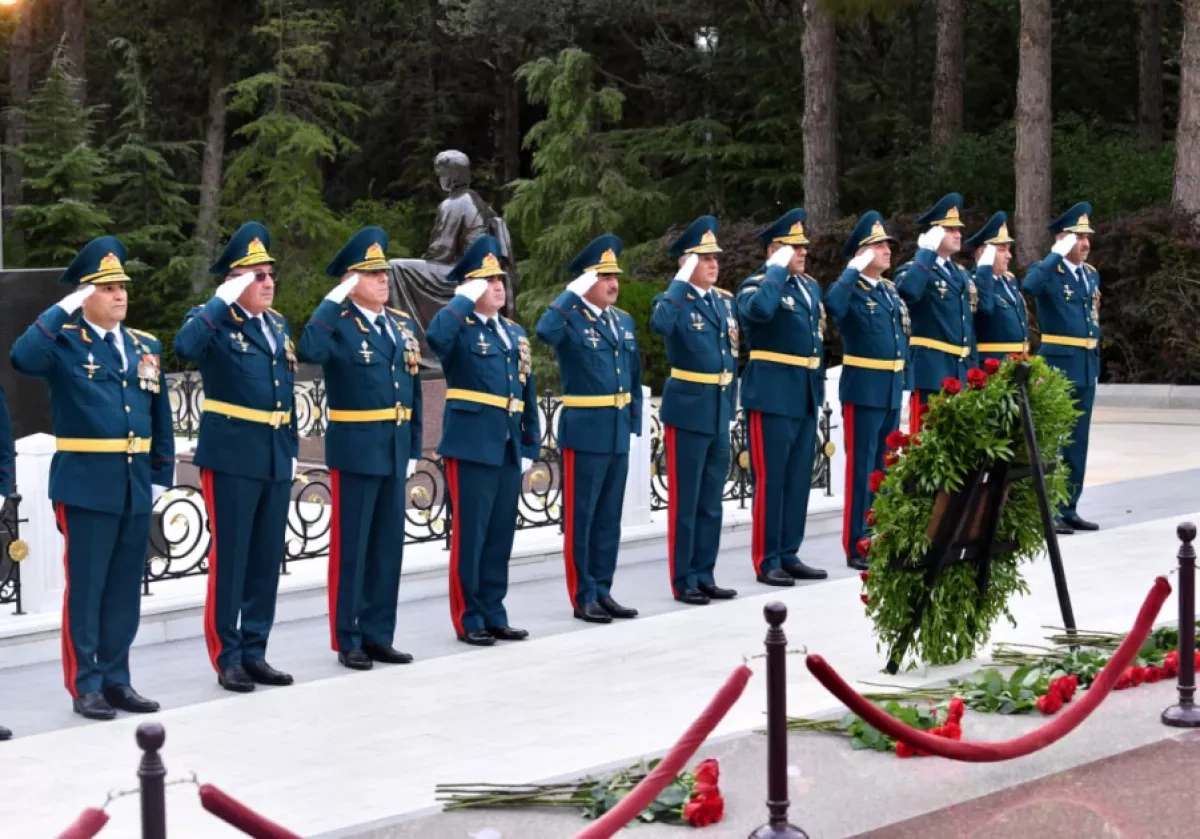 Azerbaijan’s border service leadership honours Heydar Aliyev’s memory PHOTO