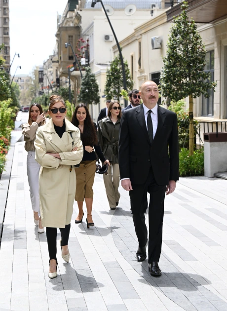 President Ilham Aliyev, First Lady Mehriban Aliyeva attend inauguration of Islam Safarli Street following reconstruction (PHOTO)