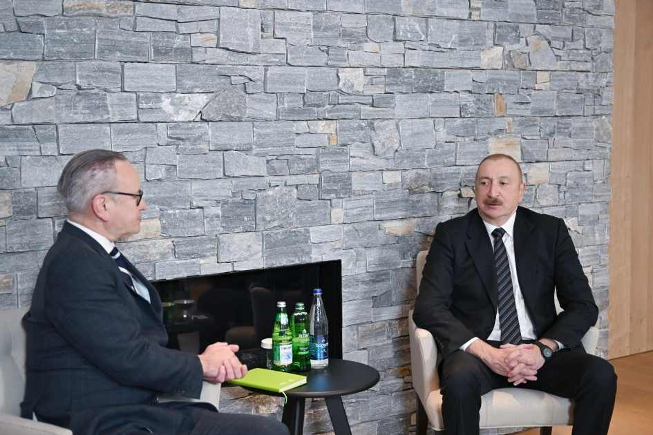 President Ilham Aliyev meets with President of Dell Technologies in Europe, Middle East, and Africa in Davos (PHOTO)