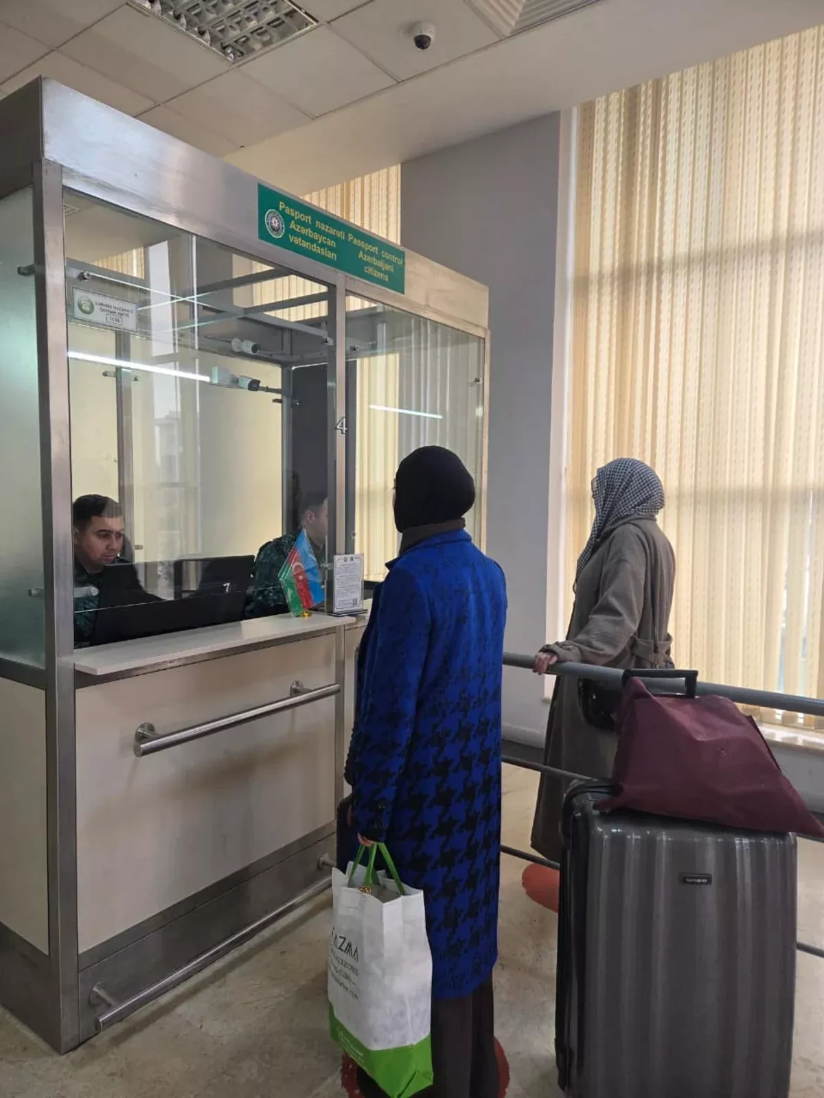 Some 370 evacuated from Iran through Azerbaijan Photo