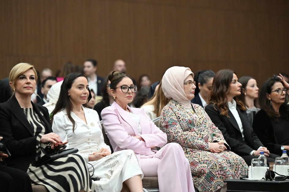 First Lady Mehriban Aliyeva participates in panel titled "United for Peace in Palestine: Fighting Destruction of Education System and Protecting Future" in Antalya (PHOTO)
