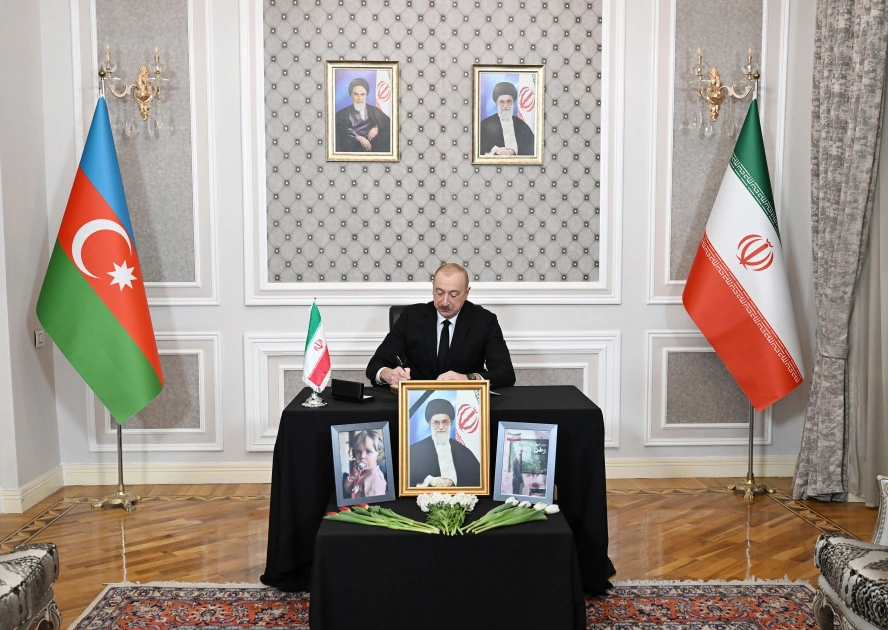 President Ilham Aliyev visits Iranian Embassy in Azerbaijan and expresses condolences (PHOTO)
