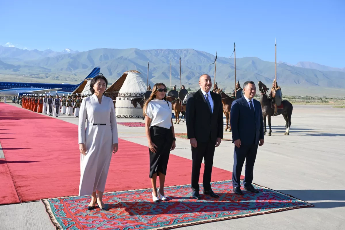 Azerbaijani president begins state visit to Kyrgyzstan PHOTO