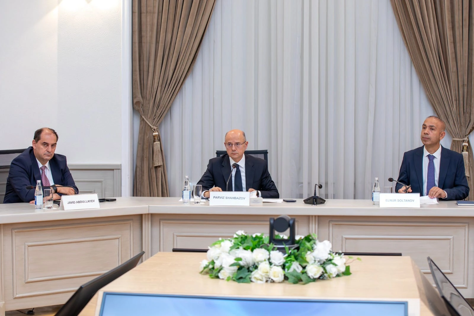 Azerbaijan, China Energy International Group brainstorm renewable energy projects (PHOTO)
