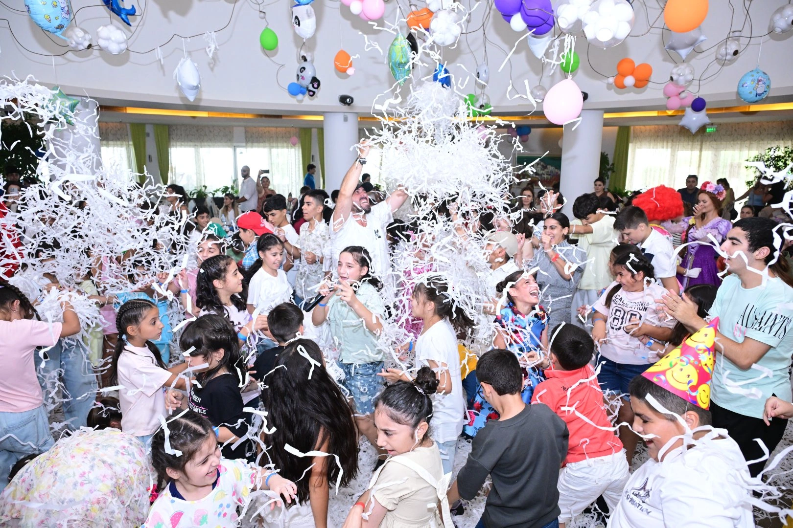 On initiative of Mehriban Aliyeva, President of Heydar Aliyev Foundation, entertainment event held for children in need of special care (PHOTO)